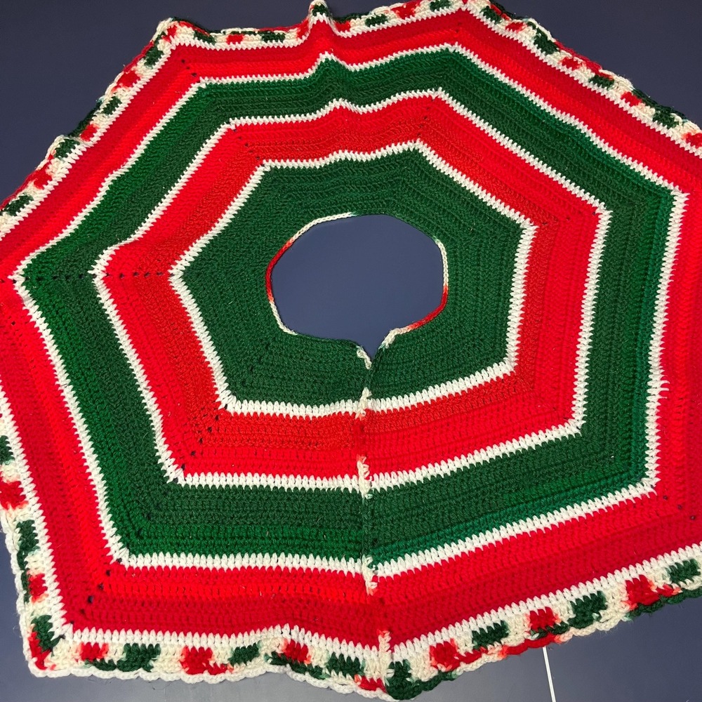 Hand Crocheted Christmas Tree Skirt Vintage Nostalgic Traditional Fun‎ Design